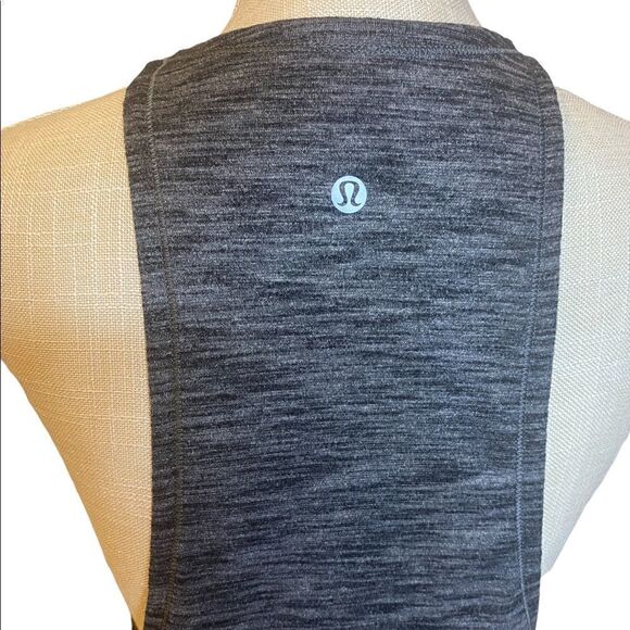 Womens Lululemon Tank Size Small - Picture 4 of 4